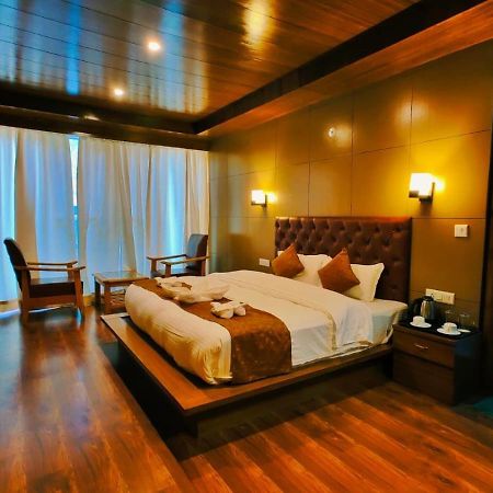 Vista Resort, Manali - ! Near Mall Road !! Hot & Cold Ac Rooms !! Best Selling !! Big Parking !! Luxury Collection !! Open Terrace !! Lift !! Playing Zone !! Property Of The Year ! Екстериор снимка