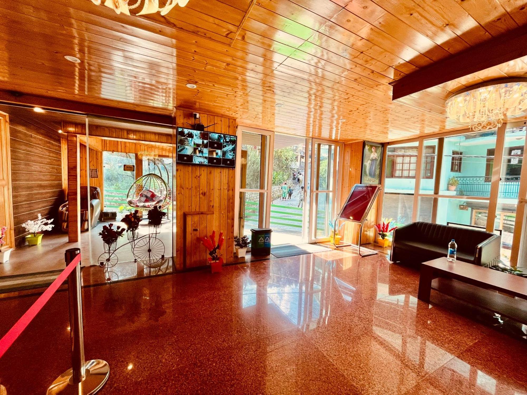 Vista Resort, Manali - ! Near Mall Road !! Hot & Cold Ac Rooms !! Best Selling !! Big Parking !! Luxury Collection !! Open Terrace !! Lift !! Playing Zone !! Property Of The Year ! Екстериор снимка