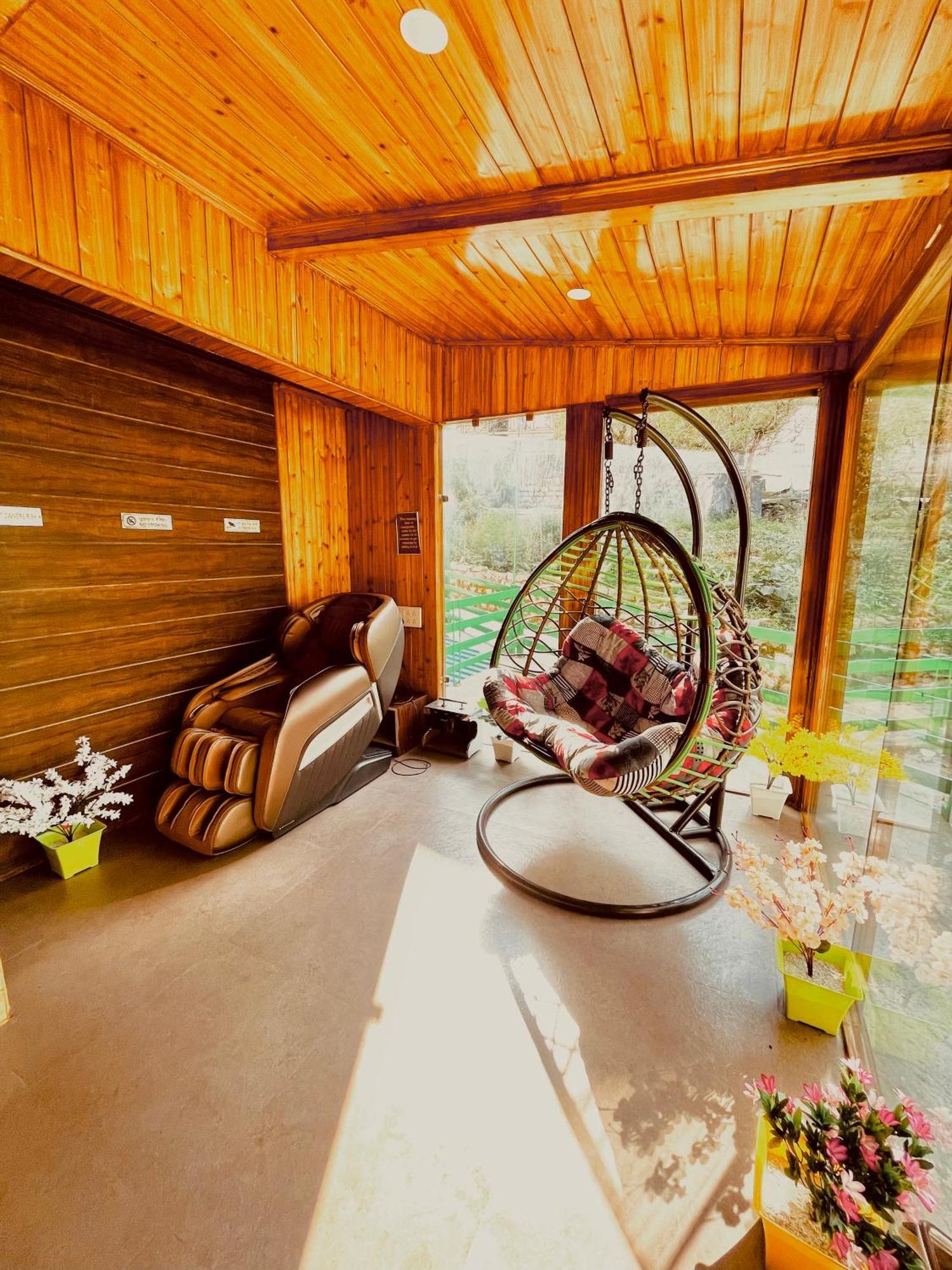 Vista Resort, Manali - ! Near Mall Road !! Hot & Cold Ac Rooms !! Best Selling !! Big Parking !! Luxury Collection !! Open Terrace !! Lift !! Playing Zone !! Property Of The Year ! Екстериор снимка