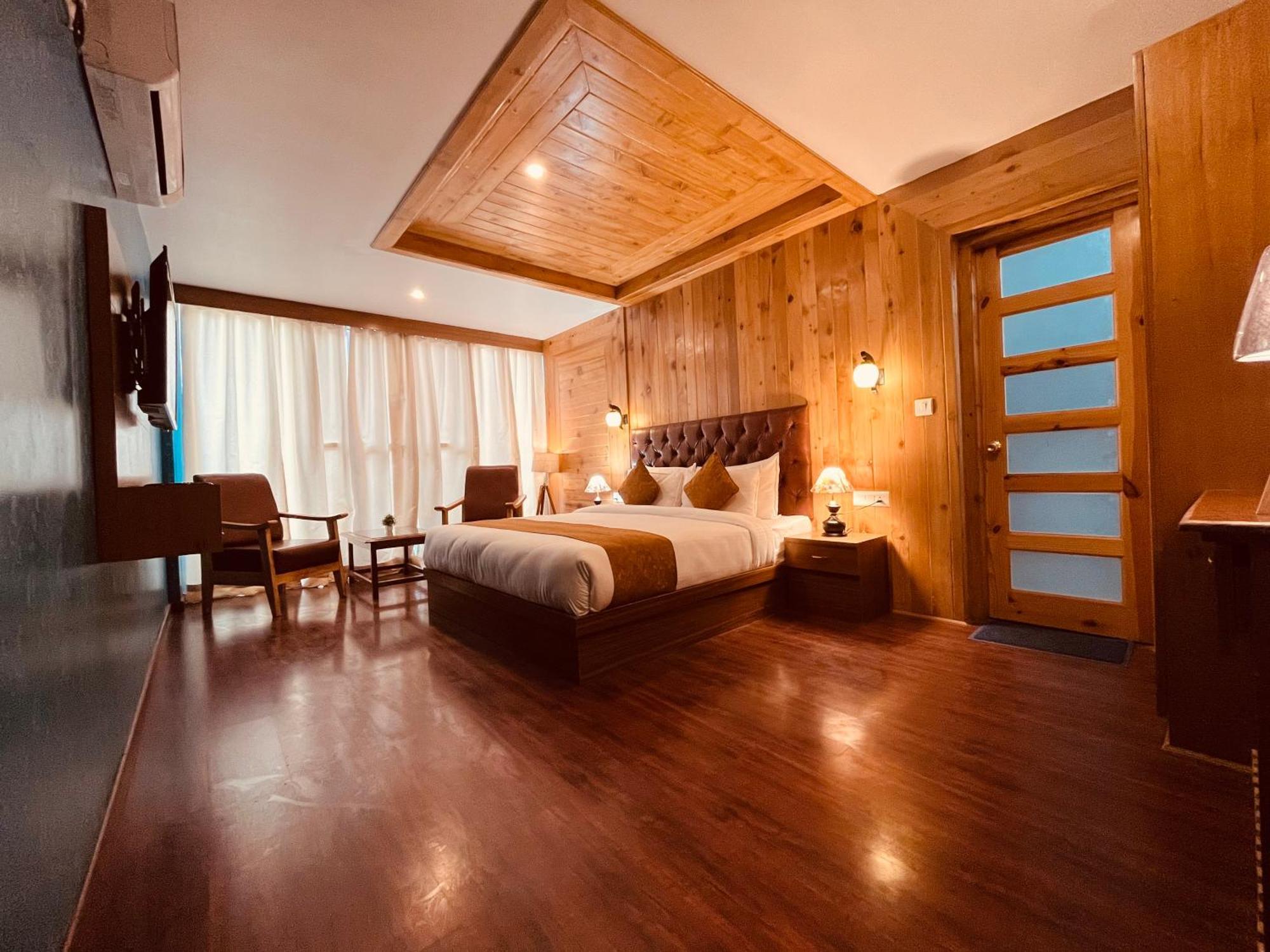 Vista Resort, Manali - ! Near Mall Road !! Hot & Cold Ac Rooms !! Best Selling !! Big Parking !! Luxury Collection !! Open Terrace !! Lift !! Playing Zone !! Property Of The Year ! Екстериор снимка