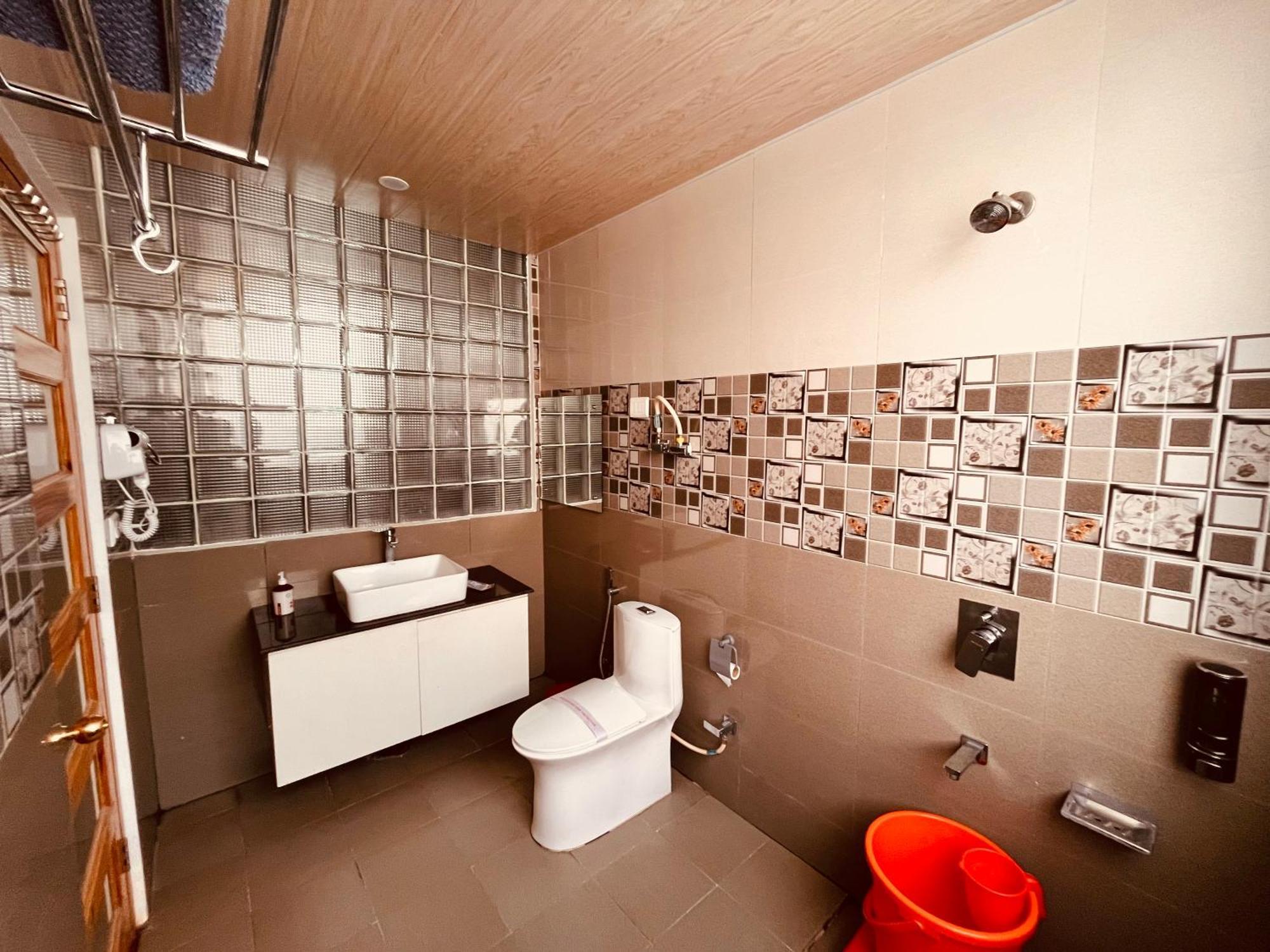 Vista Resort, Manali - ! Near Mall Road !! Hot & Cold Ac Rooms !! Best Selling !! Big Parking !! Luxury Collection !! Open Terrace !! Lift !! Playing Zone !! Property Of The Year ! Екстериор снимка