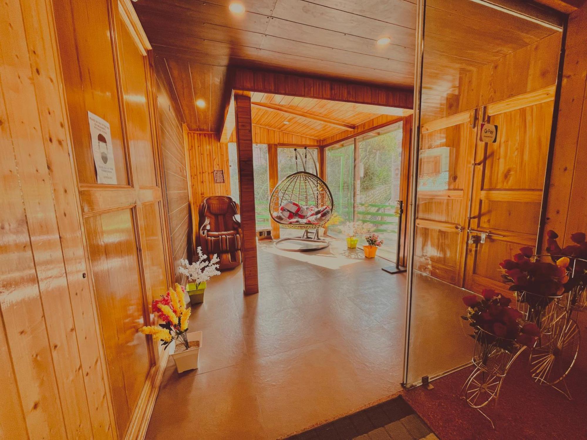 Vista Resort, Manali - ! Near Mall Road !! Hot & Cold Ac Rooms !! Best Selling !! Big Parking !! Luxury Collection !! Open Terrace !! Lift !! Playing Zone !! Property Of The Year ! Екстериор снимка