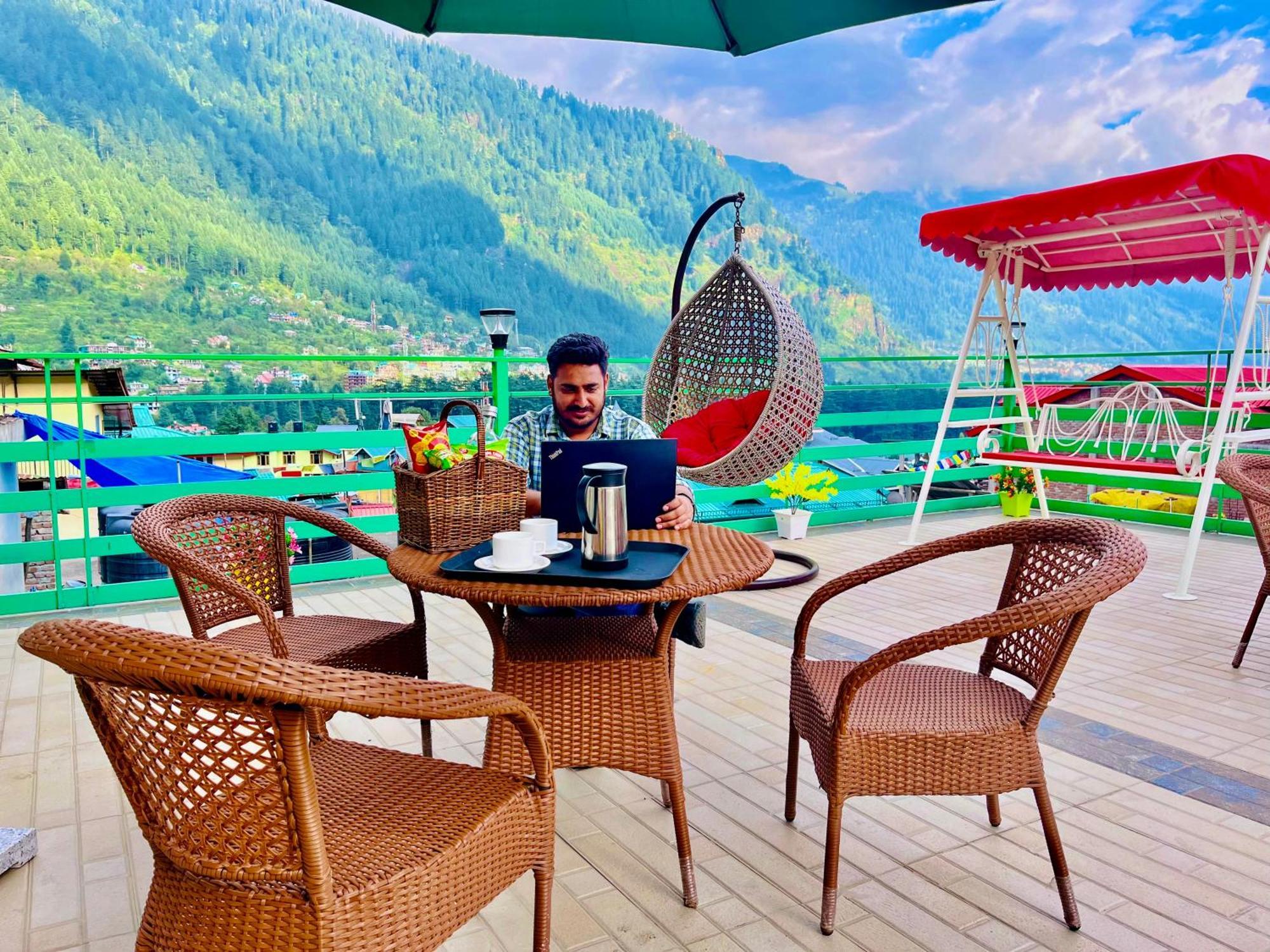 Vista Resort, Manali - ! Near Mall Road !! Hot & Cold Ac Rooms !! Best Selling !! Big Parking !! Luxury Collection !! Open Terrace !! Lift !! Playing Zone !! Property Of The Year ! Екстериор снимка