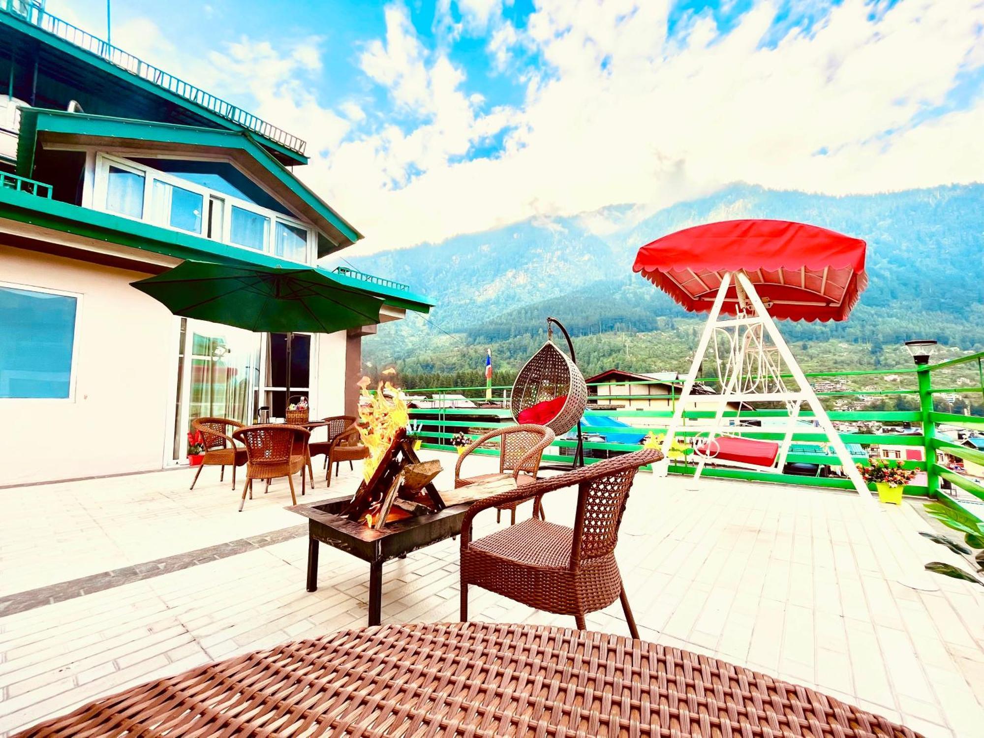 Vista Resort, Manali - ! Near Mall Road !! Hot & Cold Ac Rooms !! Best Selling !! Big Parking !! Luxury Collection !! Open Terrace !! Lift !! Playing Zone !! Property Of The Year ! Екстериор снимка