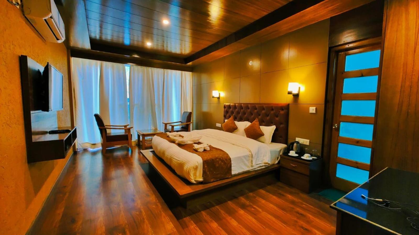 Vista Resort, Manali - ! Near Mall Road !! Hot & Cold Ac Rooms !! Best Selling !! Big Parking !! Luxury Collection !! Open Terrace !! Lift !! Playing Zone !! Property Of The Year ! Екстериор снимка