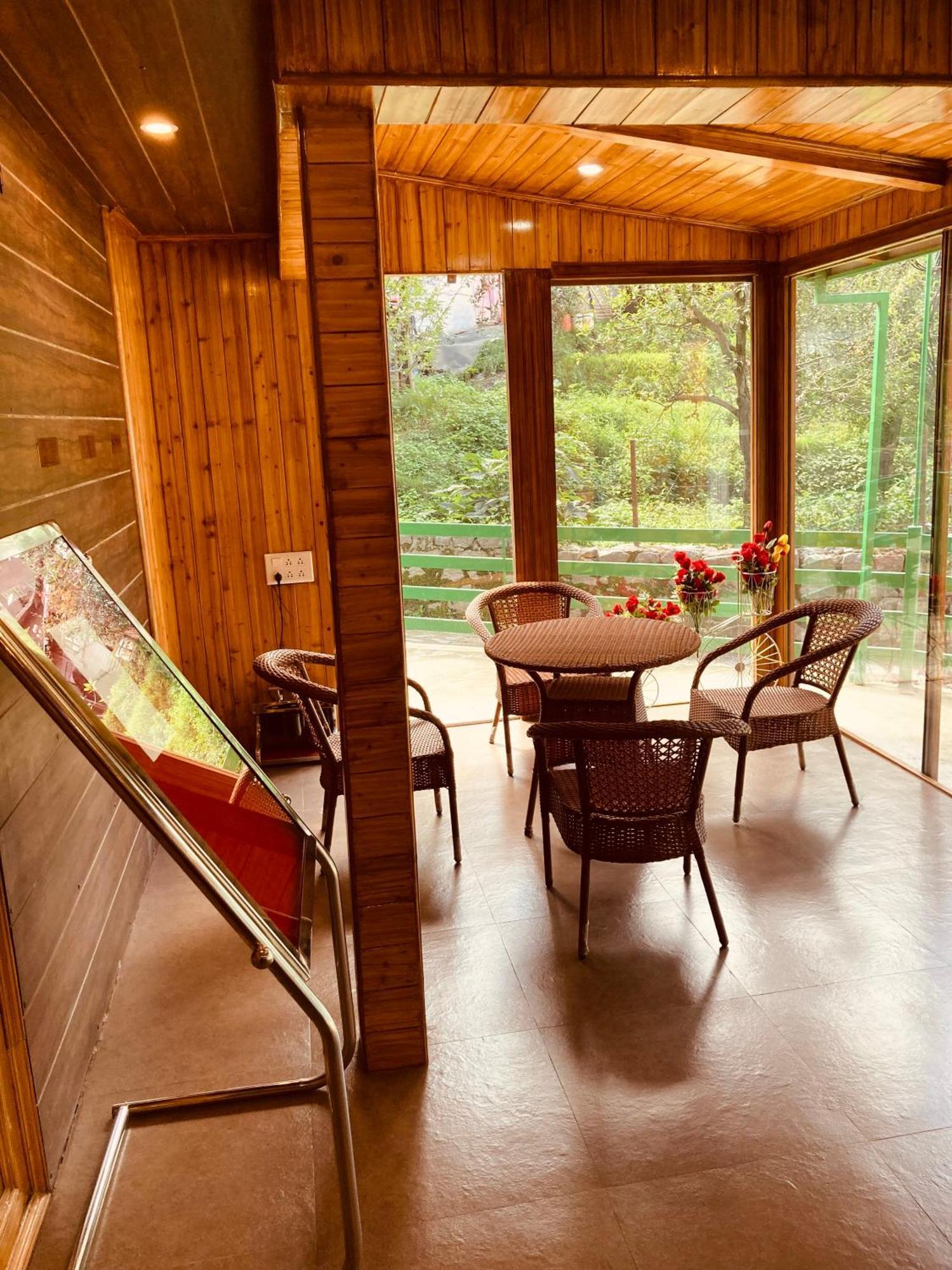 Vista Resort, Manali - ! Near Mall Road !! Hot & Cold Ac Rooms !! Best Selling !! Big Parking !! Luxury Collection !! Open Terrace !! Lift !! Playing Zone !! Property Of The Year ! Екстериор снимка