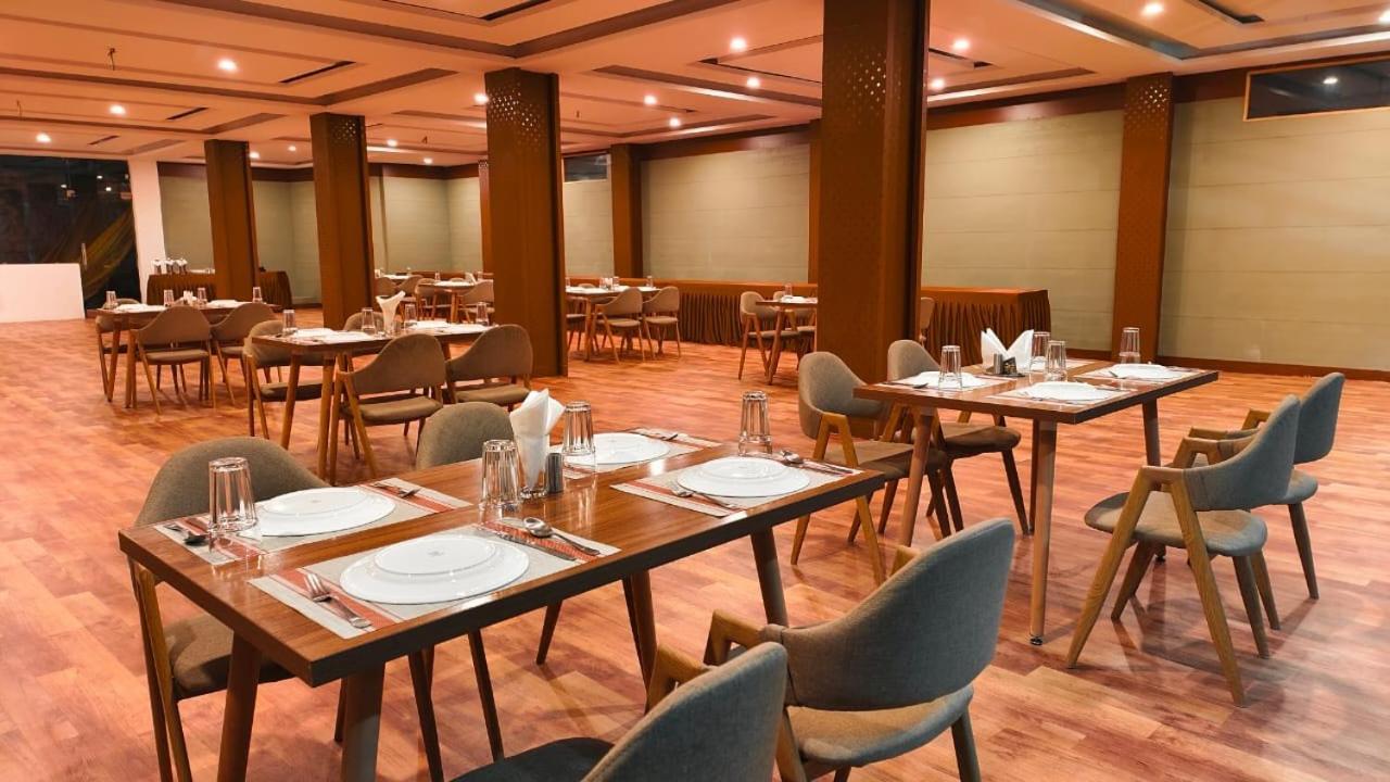 Vista Resort, Manali - ! Near Mall Road !! Hot & Cold Ac Rooms !! Best Selling !! Big Parking !! Luxury Collection !! Open Terrace !! Lift !! Playing Zone !! Property Of The Year ! Екстериор снимка