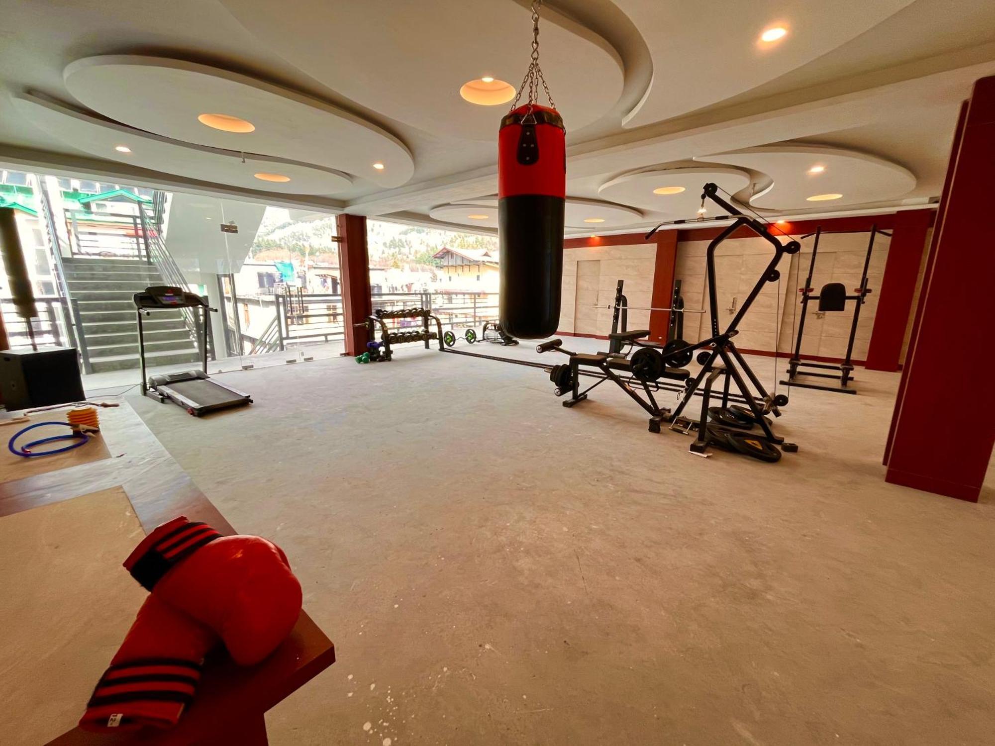 Vista Resort, Manali - ! Near Mall Road !! Hot & Cold Ac Rooms !! Best Selling !! Big Parking !! Luxury Collection !! Open Terrace !! Lift !! Playing Zone !! Property Of The Year ! Екстериор снимка