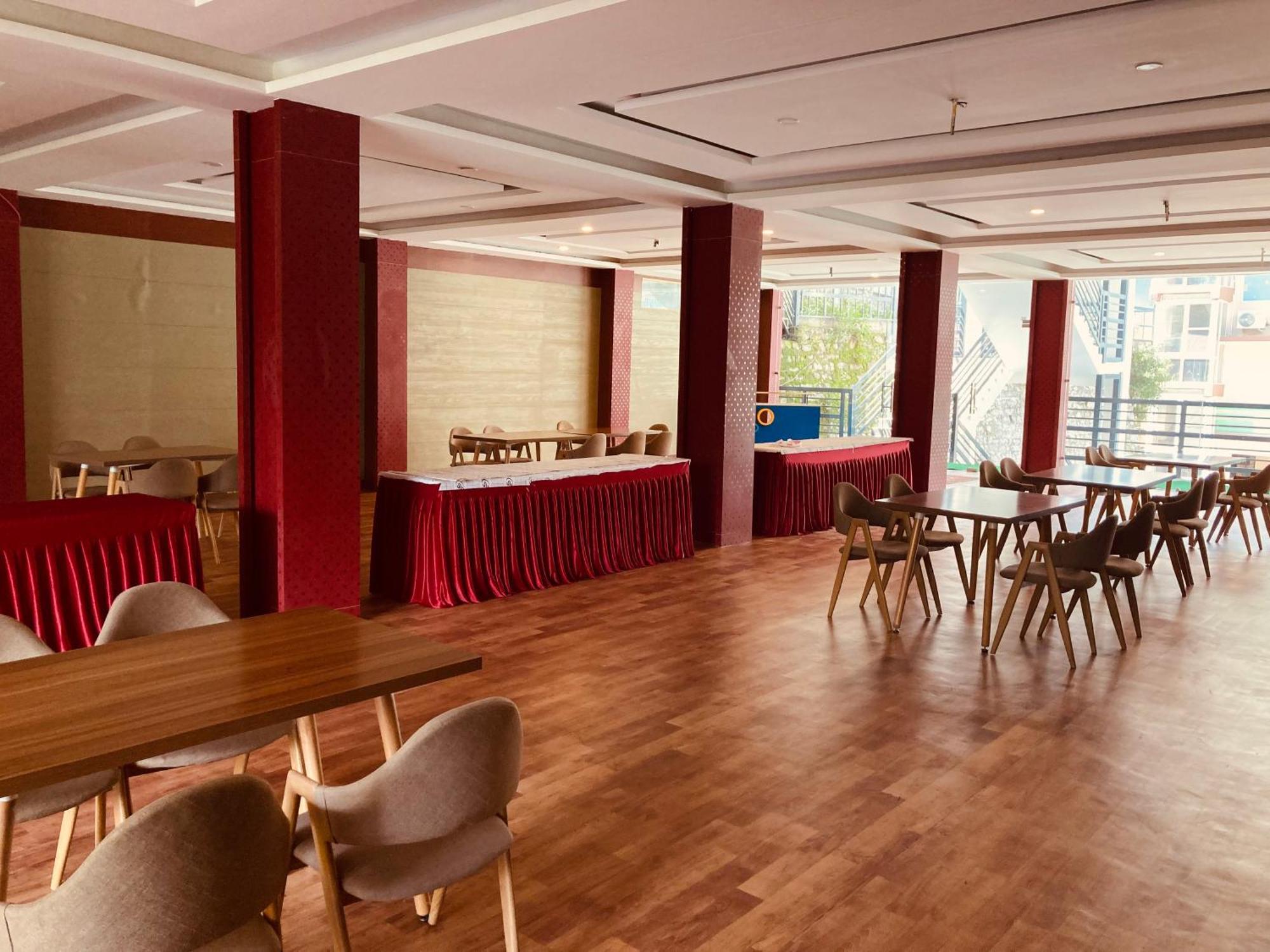 Vista Resort, Manali - ! Near Mall Road !! Hot & Cold Ac Rooms !! Best Selling !! Big Parking !! Luxury Collection !! Open Terrace !! Lift !! Playing Zone !! Property Of The Year ! Екстериор снимка