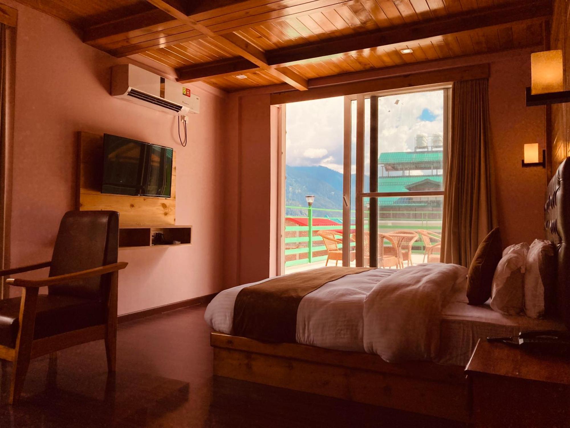 Vista Resort, Manali - ! Near Mall Road !! Hot & Cold Ac Rooms !! Best Selling !! Big Parking !! Luxury Collection !! Open Terrace !! Lift !! Playing Zone !! Property Of The Year ! Екстериор снимка